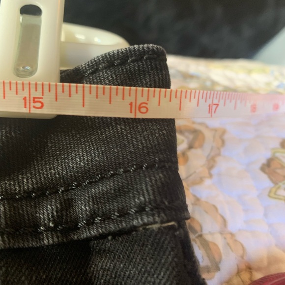 Distressed black rock revival with red stones - Picture 9 of 9